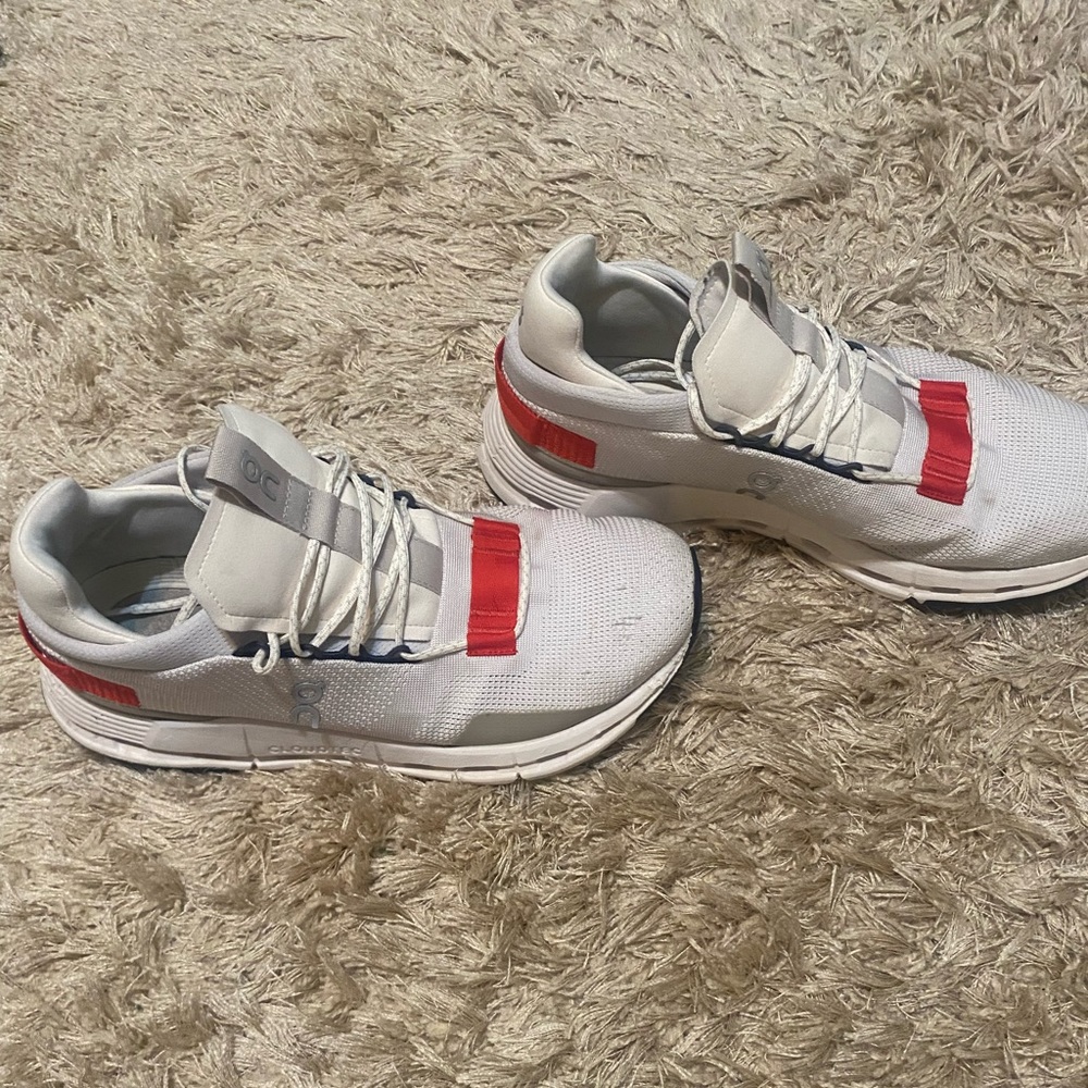Men’s On Cloudnova tennis shoes. EUC